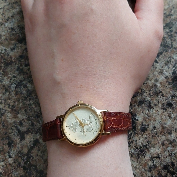 Disney's Mickey Mouse Watch - Picture 5 of 5